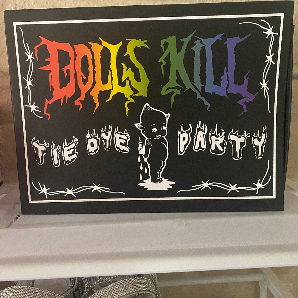 Dolls kill the dye party kit size medium